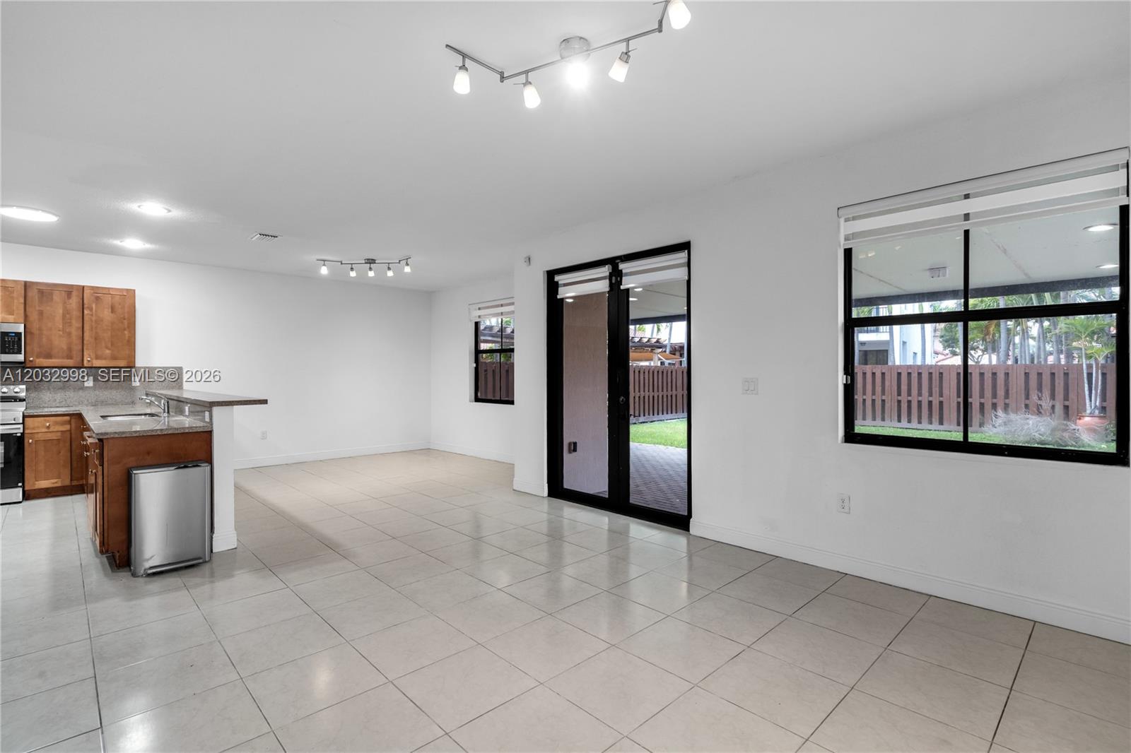 9925 Northwest 10th Street Miami, FL 33172 - Photo 8 of 51