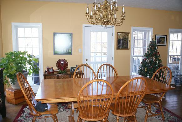 145 River Road North Covington, VA 24426 - Photo 8 of 20 Dining Area