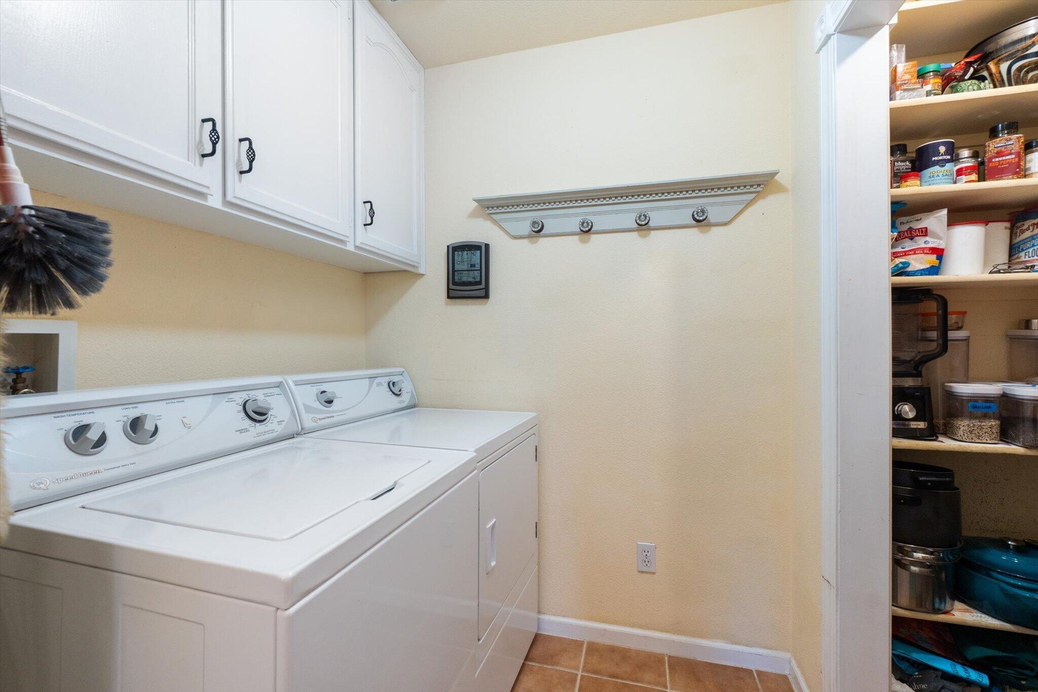 10067 Tilton Mine Road Redding, CA 96001 - Photo 29 of 62 a utility room with dryer and washer