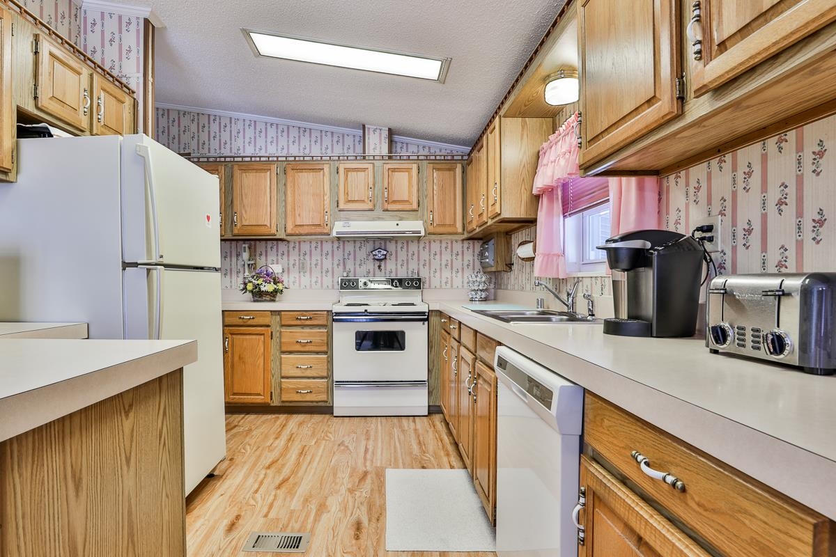 2 Buttonwood Lane Merrimack, NH 03054 - Photo 15 of 28