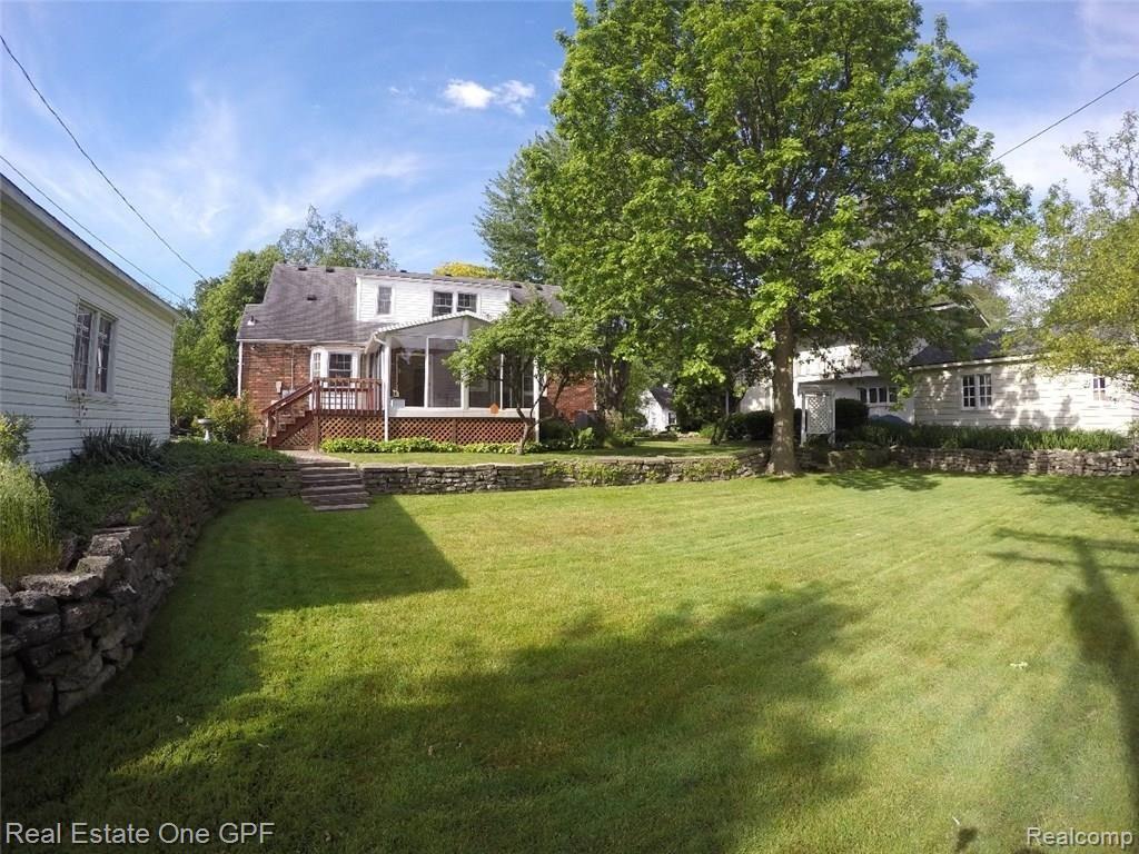 740 Hawthorne Road Grosse Pointe Woods, MI 48236 - Photo 38 of 47