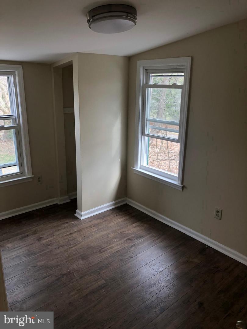 189 Mercer Street Trenton, NJ 08690 - Photo 4 of 8