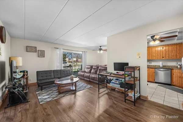 $209,000 | 9800 Sayre Avenue, Unit 1C, Chicago Ridge, IL 60415