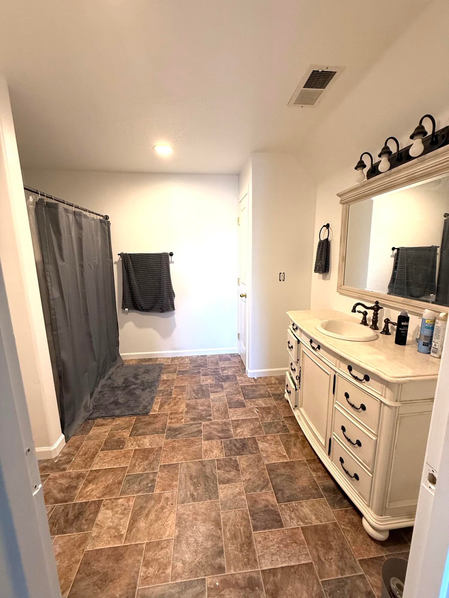 2631 Delta Waters Road Medford, OR 97504 - Photo 27 of 33 1