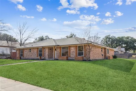 $315,000 | 133 Crestwood Boulevard, DeSoto, TX 75115