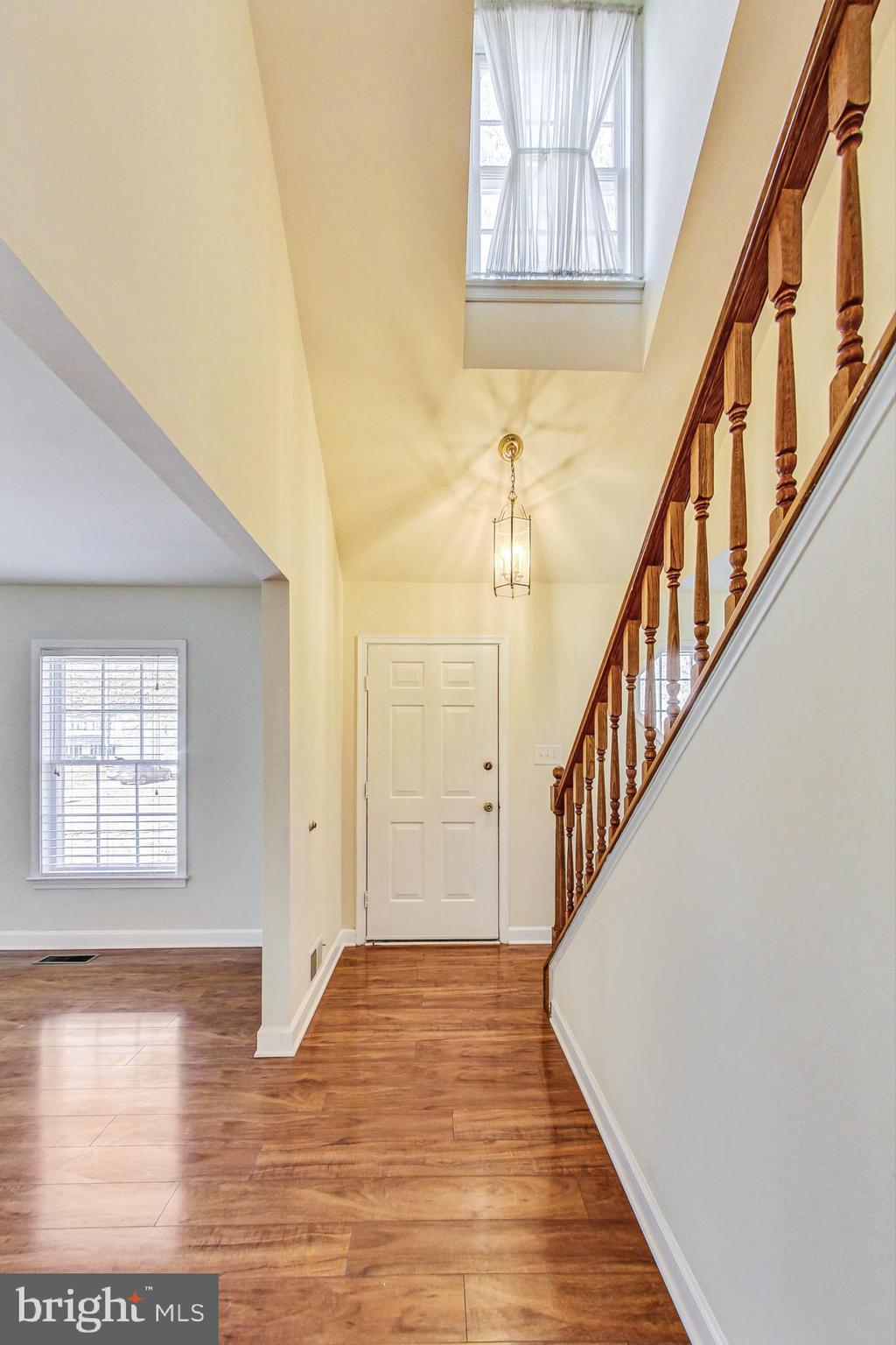 3445 Williamsburg Drive Waldorf, MD 20601 - Photo 4 of 49 Entryway Window