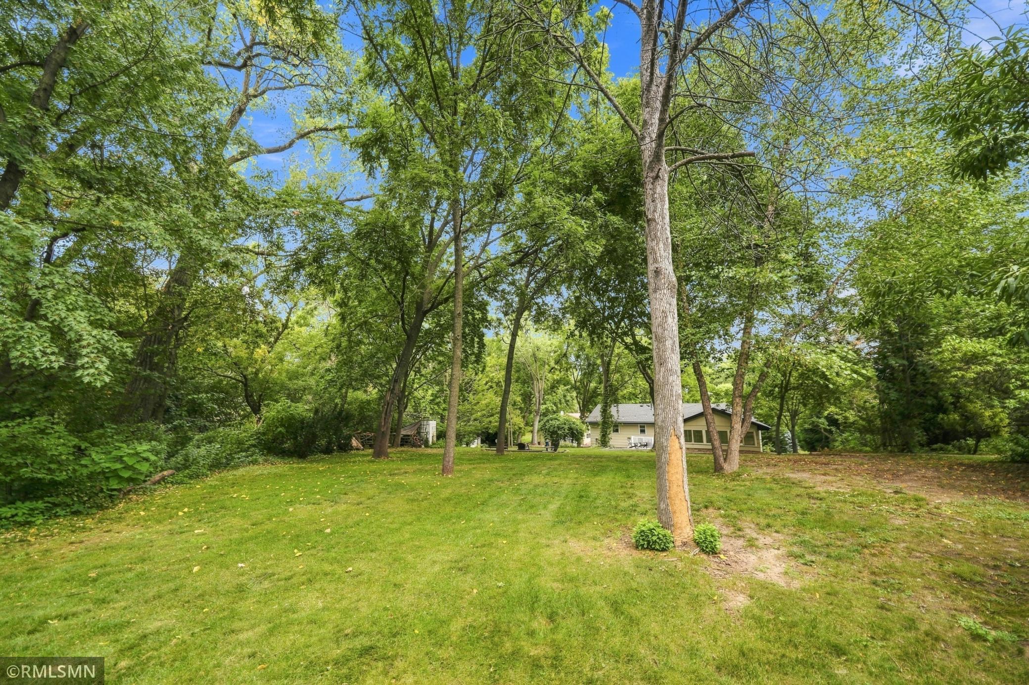 13240 Dahlgren Road Minnetonka, MN 55305 - Photo 53 of 57 Gallery Image 53