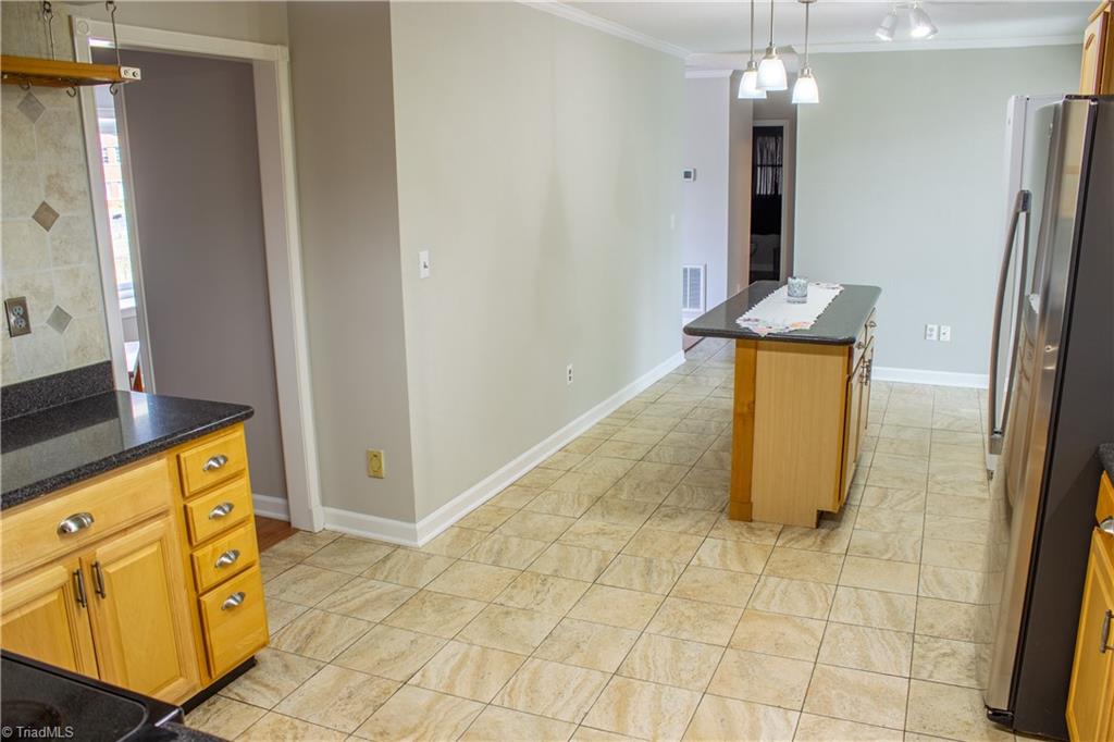 1622 Ardmore Road Winston-Salem, NC 27127 - Photo 13 of 38 Kitchen