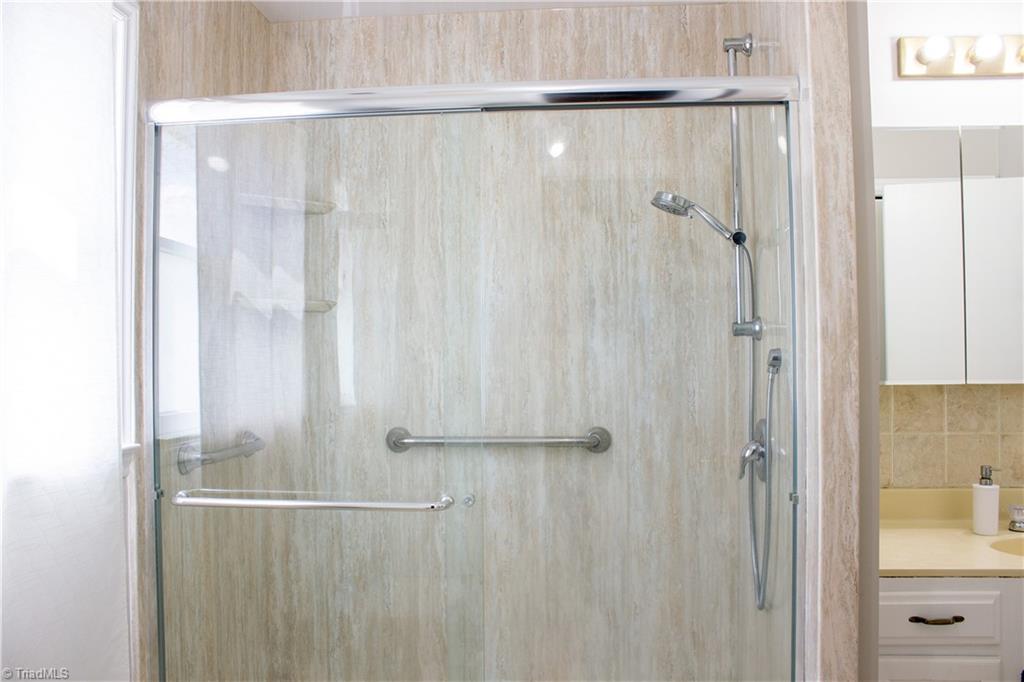 1622 Ardmore Road Winston-Salem, NC 27127 - Photo 26 of 38 Bathroom