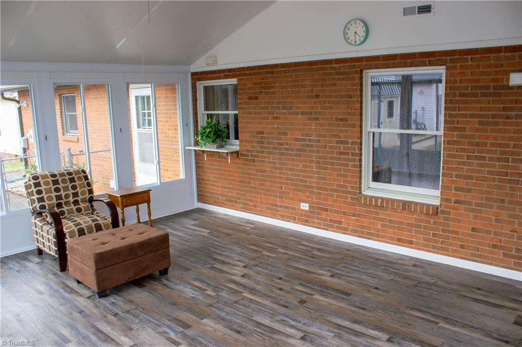 1622 Ardmore Road Winston-Salem, NC 27127 - Photo 5 of 38 Sunroom