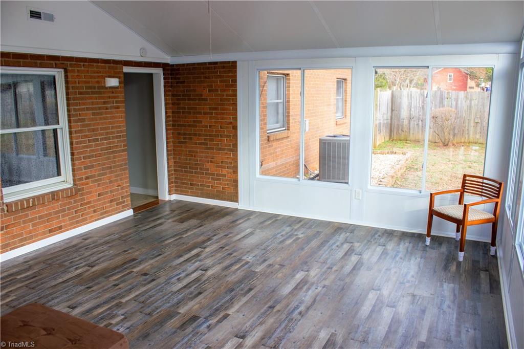 1622 Ardmore Road Winston-Salem, NC 27127 - Photo 6 of 38 Sunroom