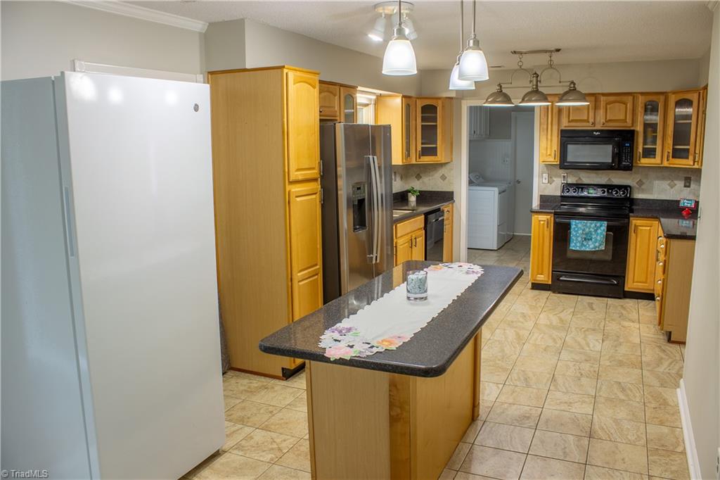 1622 Ardmore Road Winston-Salem, NC 27127 - Photo 10 of 38 Kitchen