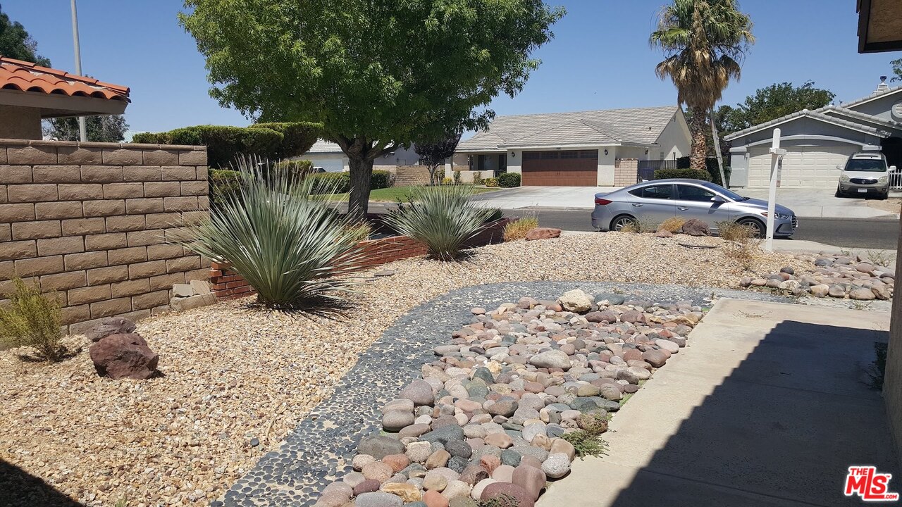 14491 Rivers Edge Road Helendale, CA 92342 - Photo 5 of 22