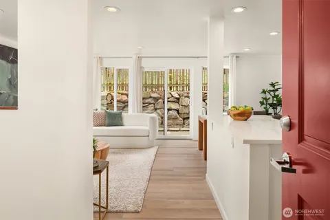 $499,880 | 3661 Phinney Avenue North, Unit 109, Seattle, WA 98103