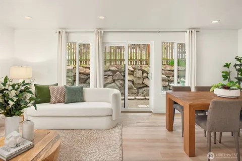 $499,880 | 3661 Phinney Avenue North, Unit 109, Seattle, WA 98103