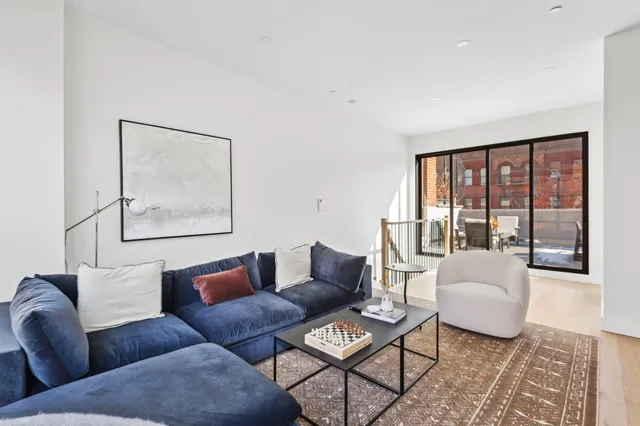 $3,350,000 | 389 Manhattan Avenue | Harlem