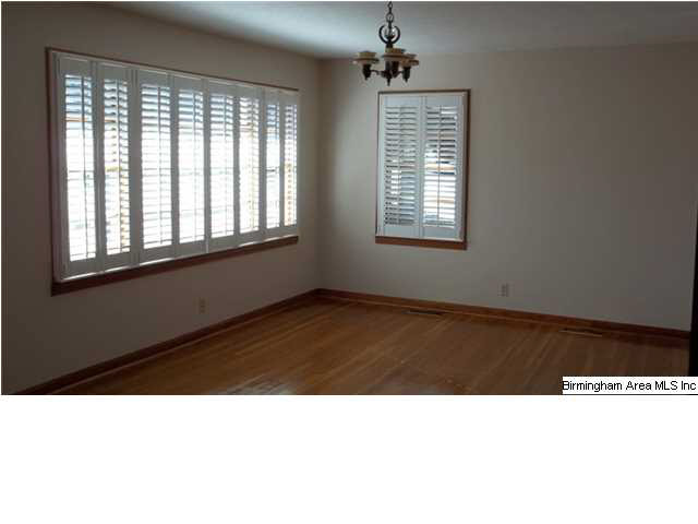 657 Alabama Avenue Oneonta, AL 35121 - Photo 4 of 26