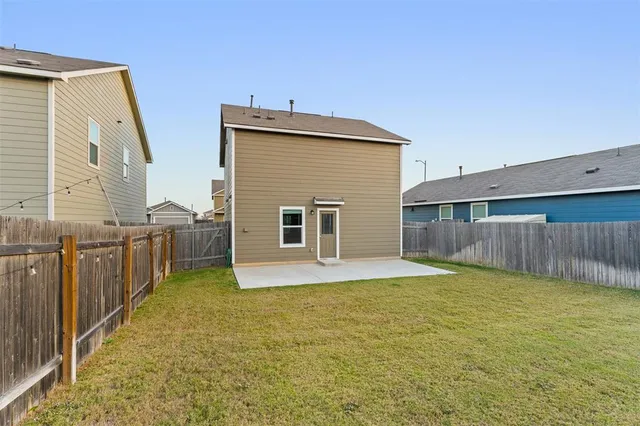 $1,675 | 130 Soapstone Pass, Maxwell, TX 78656