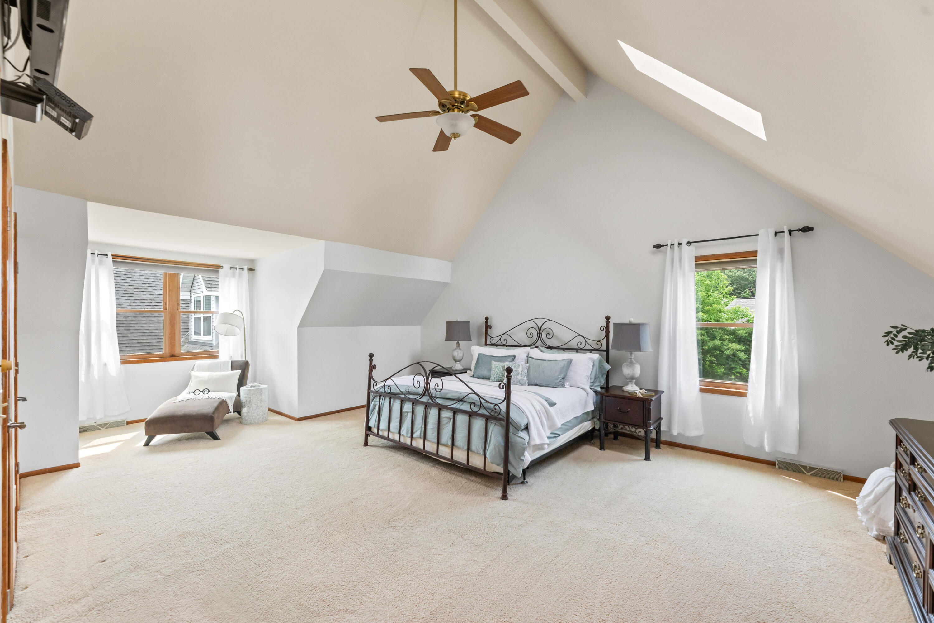 1722 Journeys Drive Delafield, WI 53029 - Photo 13 of 46 Huge Primary Suite