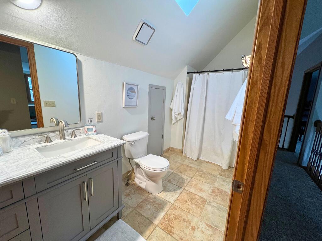 1722 Journeys Drive Delafield, WI 53029 - Photo 16 of 46 Updated Upstairs Full Bathroom