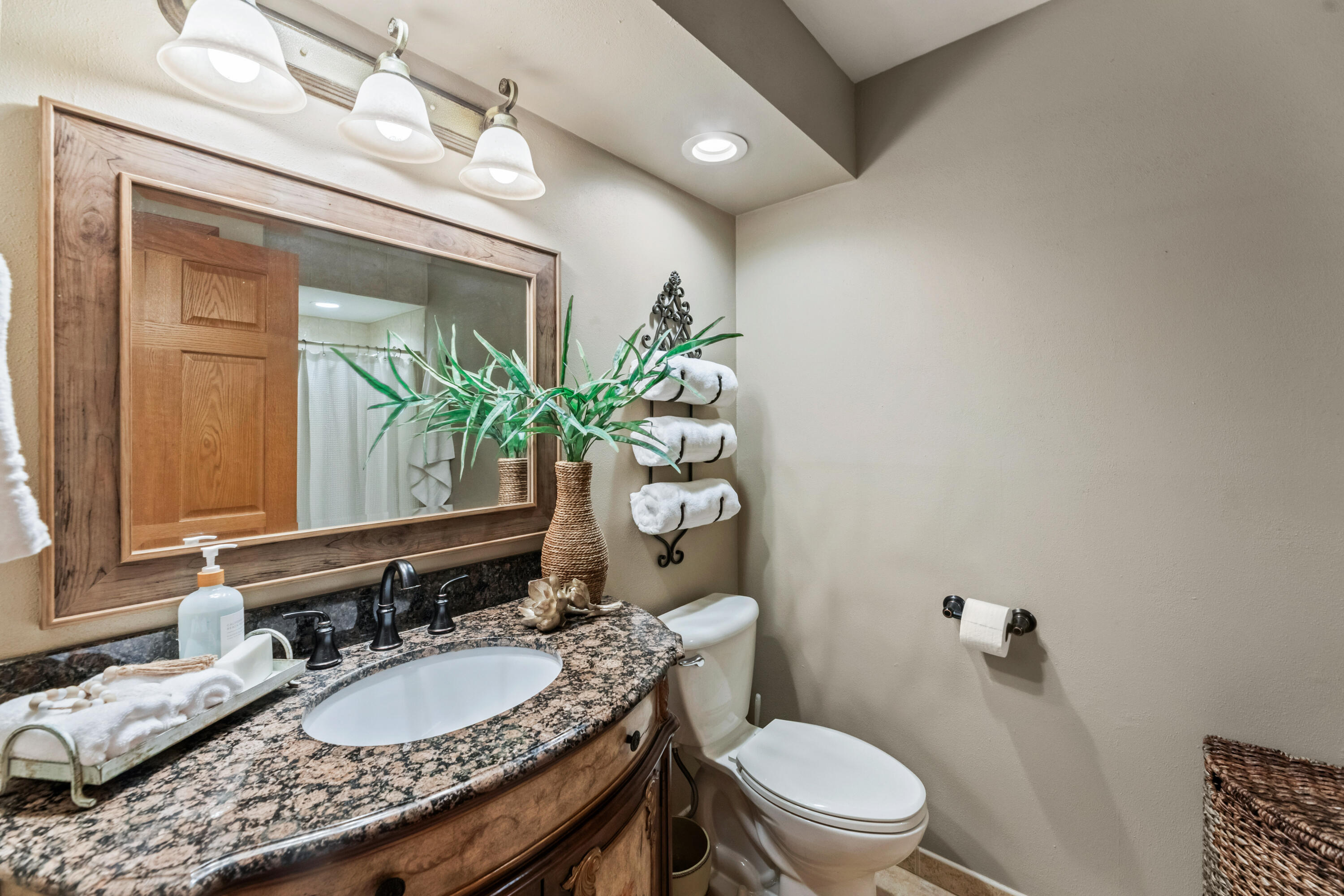 1722 Journeys Drive Delafield, WI 53029 - Photo 18 of 46 Full bath on main