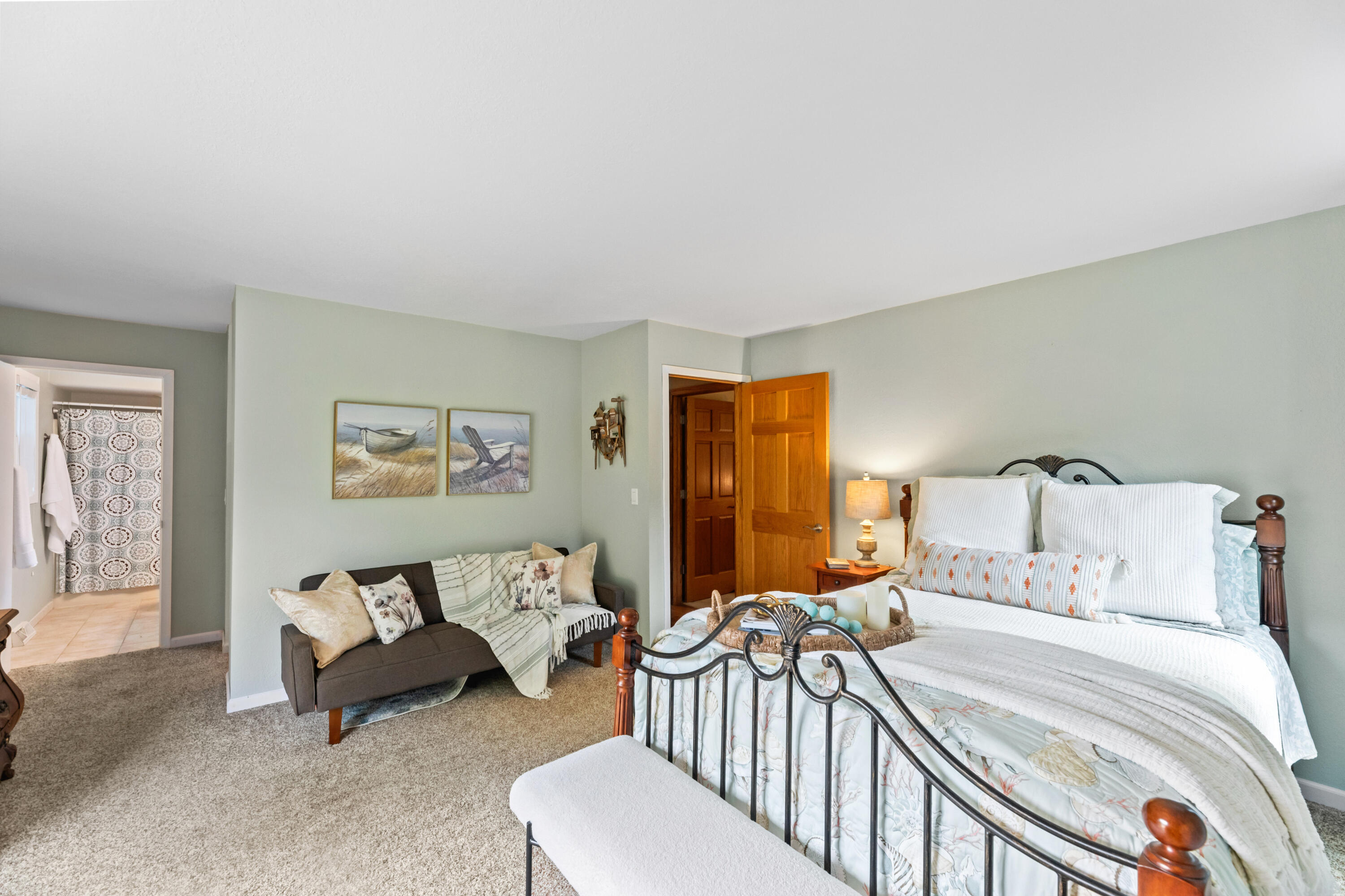 1722 Journeys Drive Delafield, WI 53029 - Photo 22 of 46 Main level ensuite