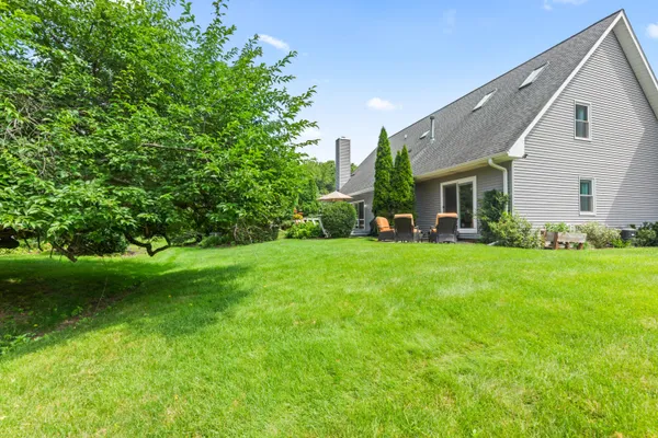 $825,000 | 1722 Journeys Drive, Delafield, WI 53029
