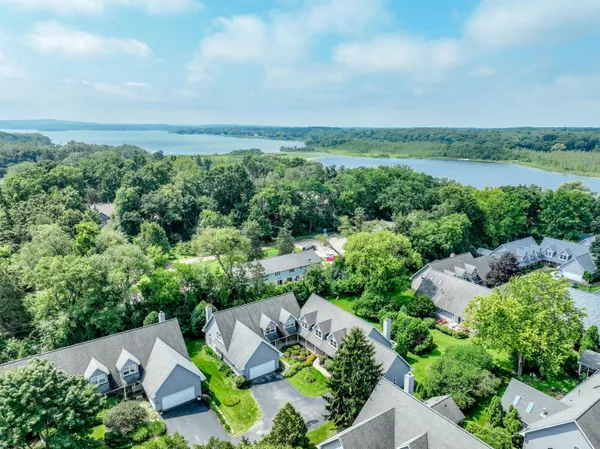 $825,000 | 1722 Journeys Drive, Delafield, WI 53029