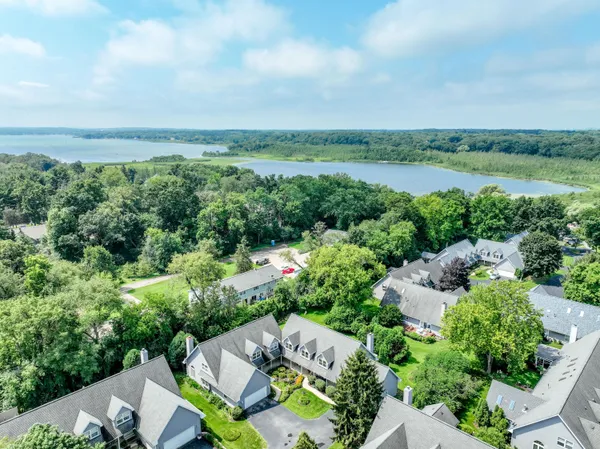 $825,000 | 1722 Journeys Drive, Delafield, WI 53029