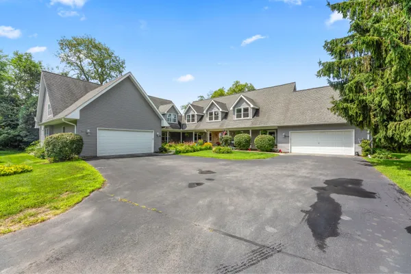 $825,000 | 1722 Journeys Drive, Delafield, WI 53029