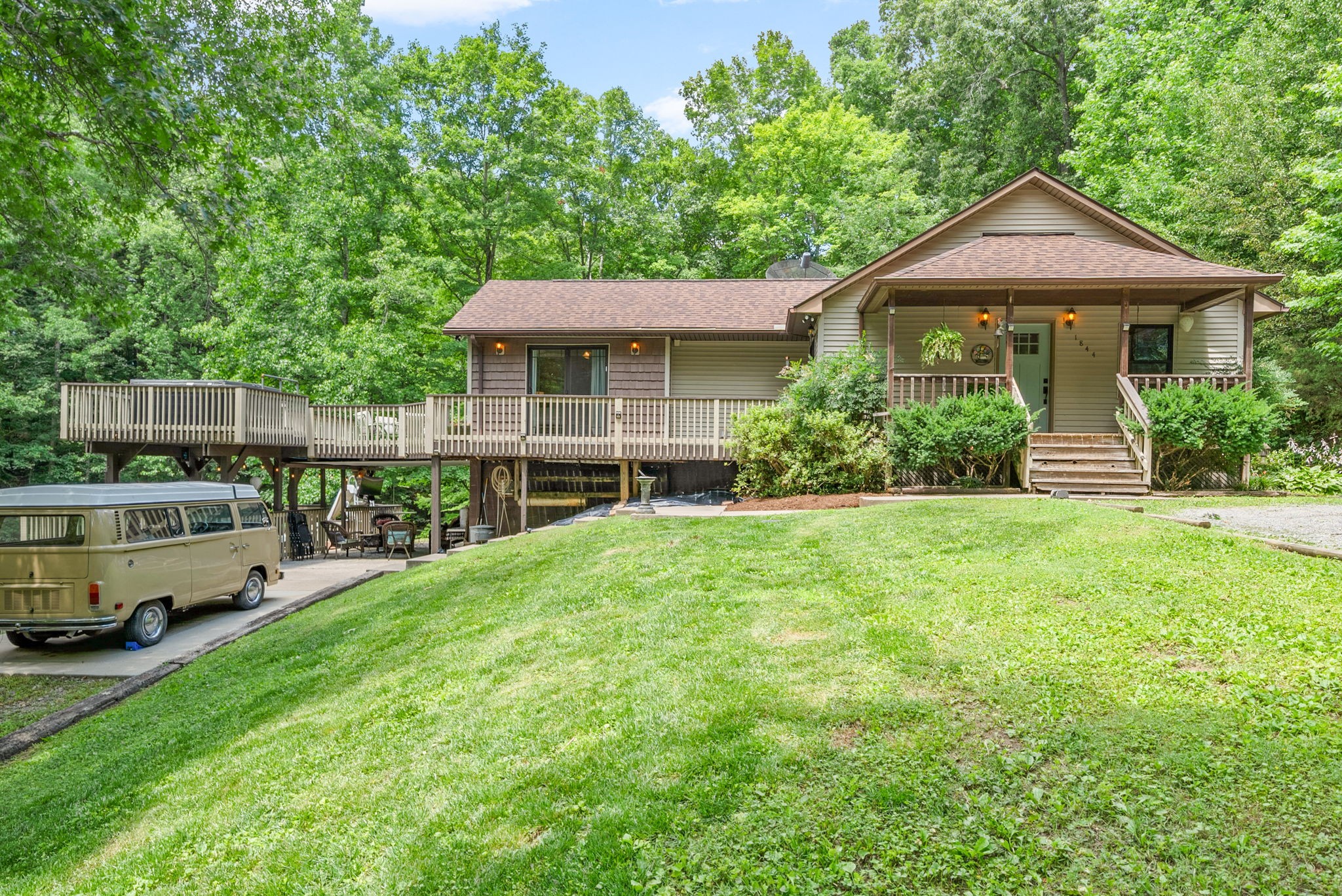 1844 Hogue Road Clarksville, TN 37040 - Photo 4 of 95