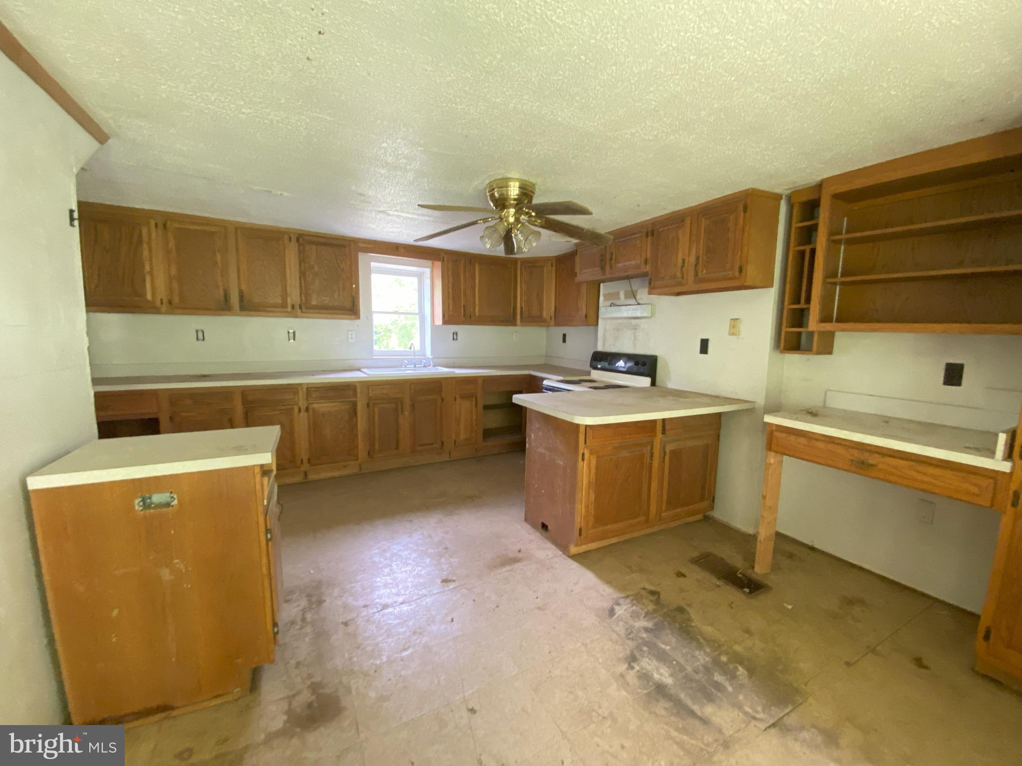 2744 Lander Road Jefferson, MD 21755 - Photo 6 of 20