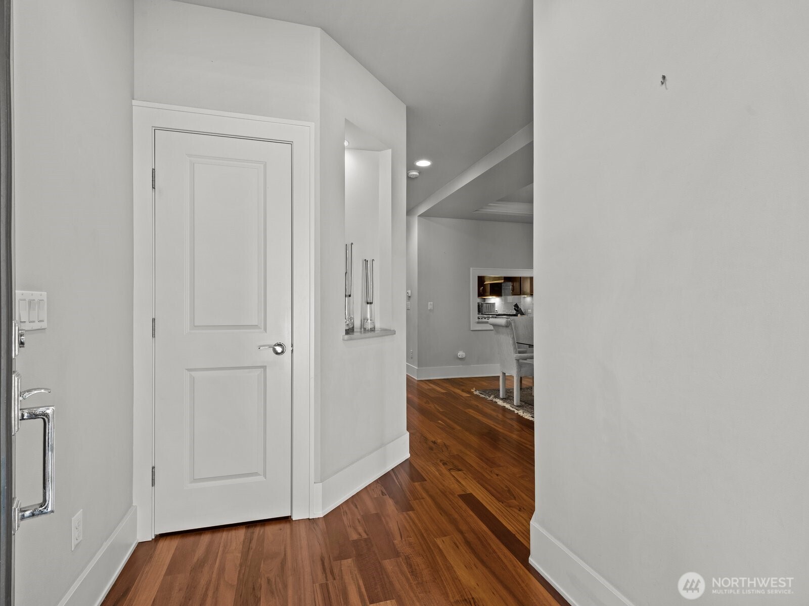 1727 Nile Avenue Northeast Renton, WA 98059 - Photo 4 of 38