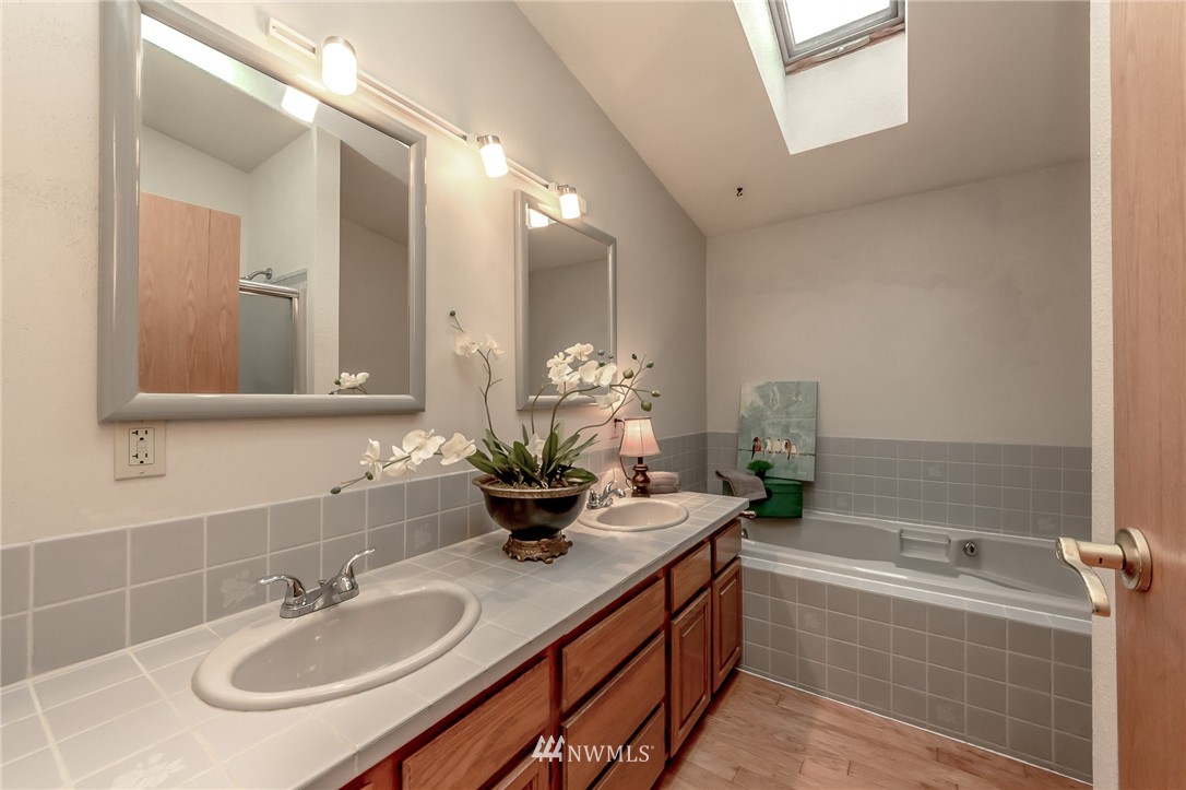 19701 143rd Place Southeast Renton, WA 98058 - Photo 13 of 25 Gallery Image 13
