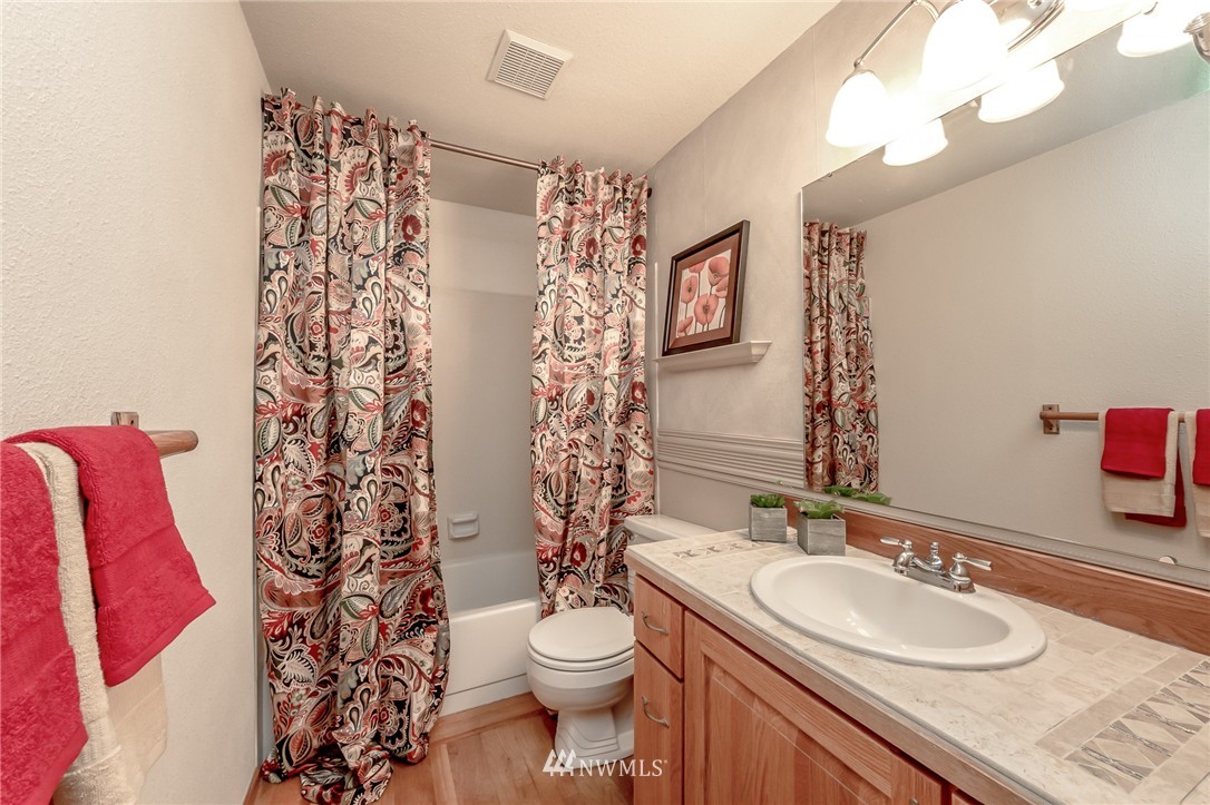 19701 143rd Place Southeast Renton, WA 98058 - Photo 16 of 25 Gallery Image 16