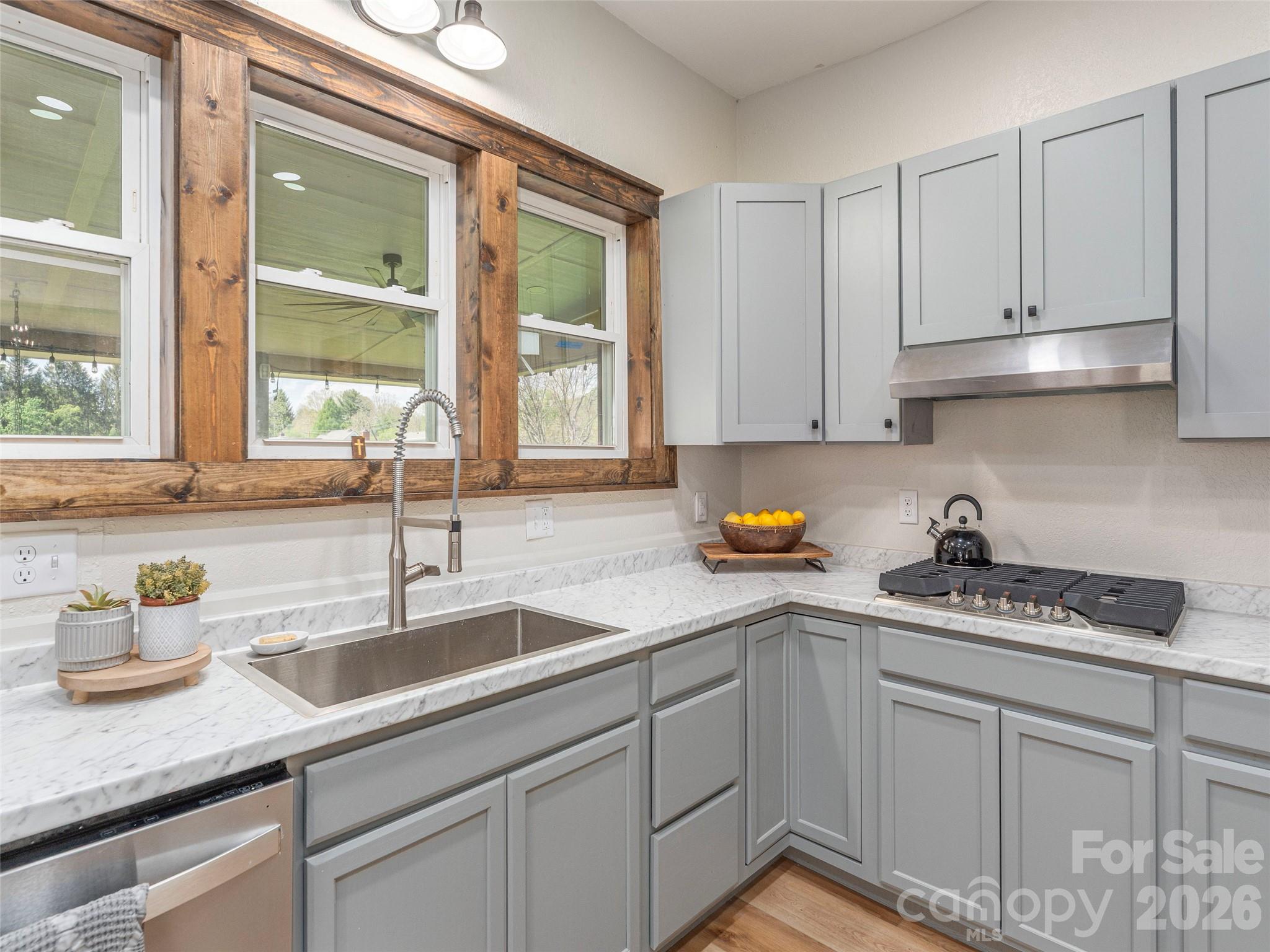 274 Charles Street Clyde, NC 28721 - Photo 10 of 40