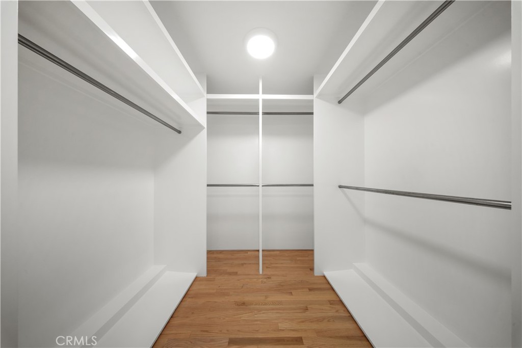 519 Santa Ana Avenue Newport Beach, CA 92663 - Photo 29 of 39 a view of an empty room