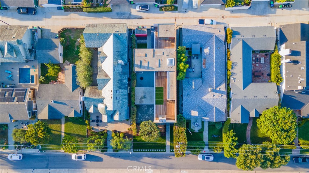 519 Santa Ana Avenue Newport Beach, CA 92663 - Photo 37 of 39 an aerial view of multiple house