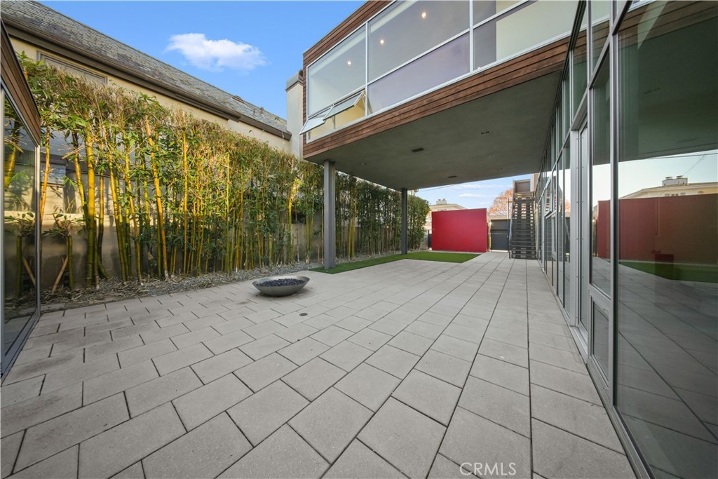 519 Santa Ana Avenue Newport Beach, CA 92663 - Photo 10 of 39