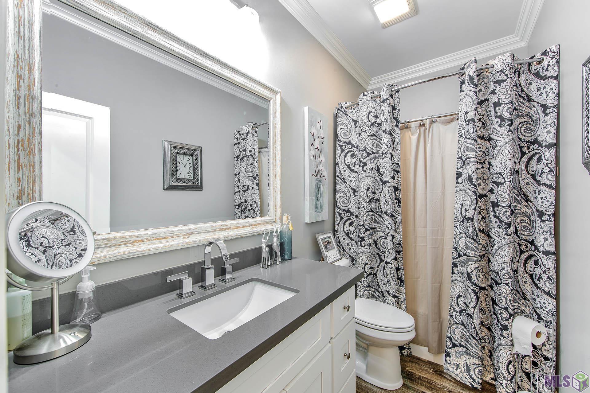 306 Derusso Street Houma, LA 70364 - Photo 16 of 17 Bathroom 2
