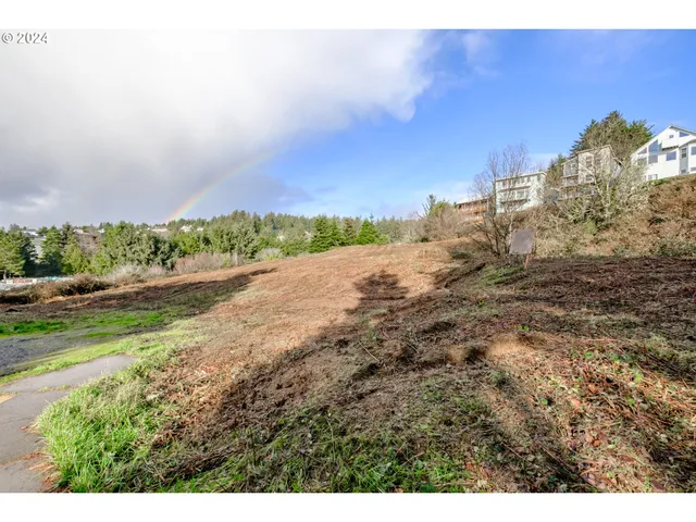 $1,500,000 | 1005 Southeast Bay Blvd., Newport, OR 97365