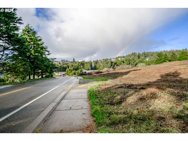 $1,500,000 | 1005 Southeast Bay Blvd., Newport, OR 97365