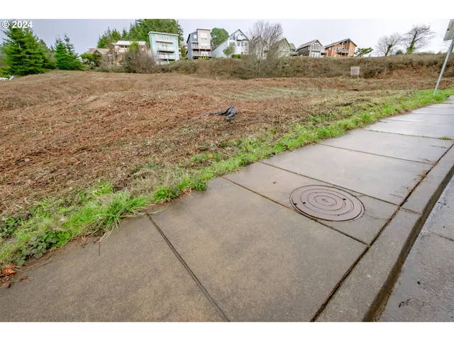 $1,500,000 | 1005 Southeast Bay Blvd., Newport, OR 97365