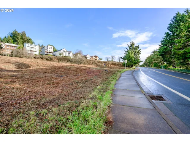 $1,500,000 | 1005 Southeast Bay Blvd., Newport, OR 97365