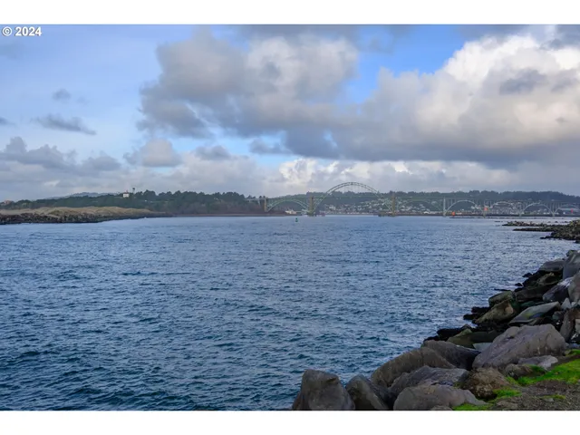 $1,500,000 | 1005 Southeast Bay Blvd., Newport, OR 97365