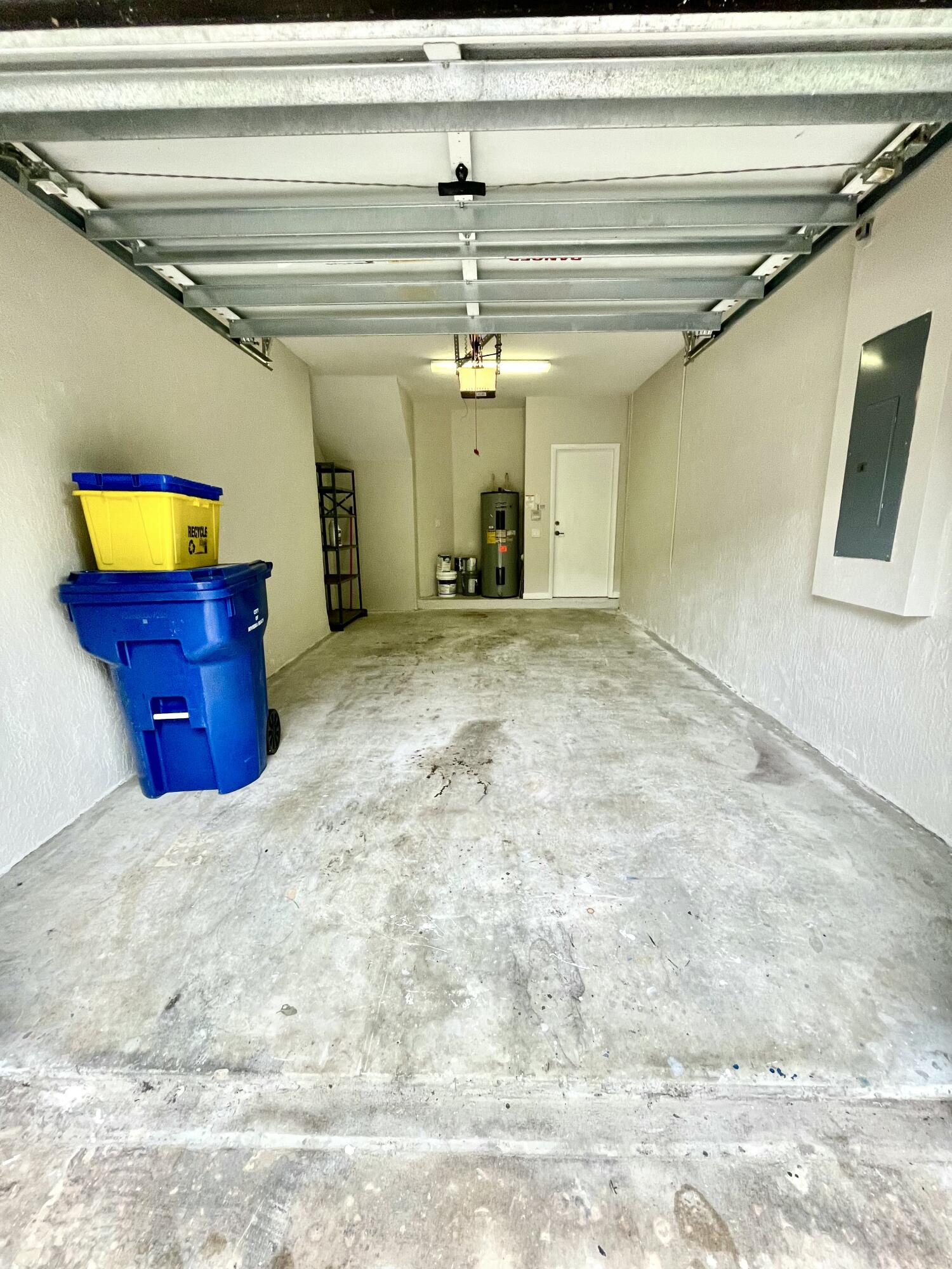 3043 Laurel Ridge Circle Riviera Beach, FL 33404 - Photo 33 of 35 GARAGE