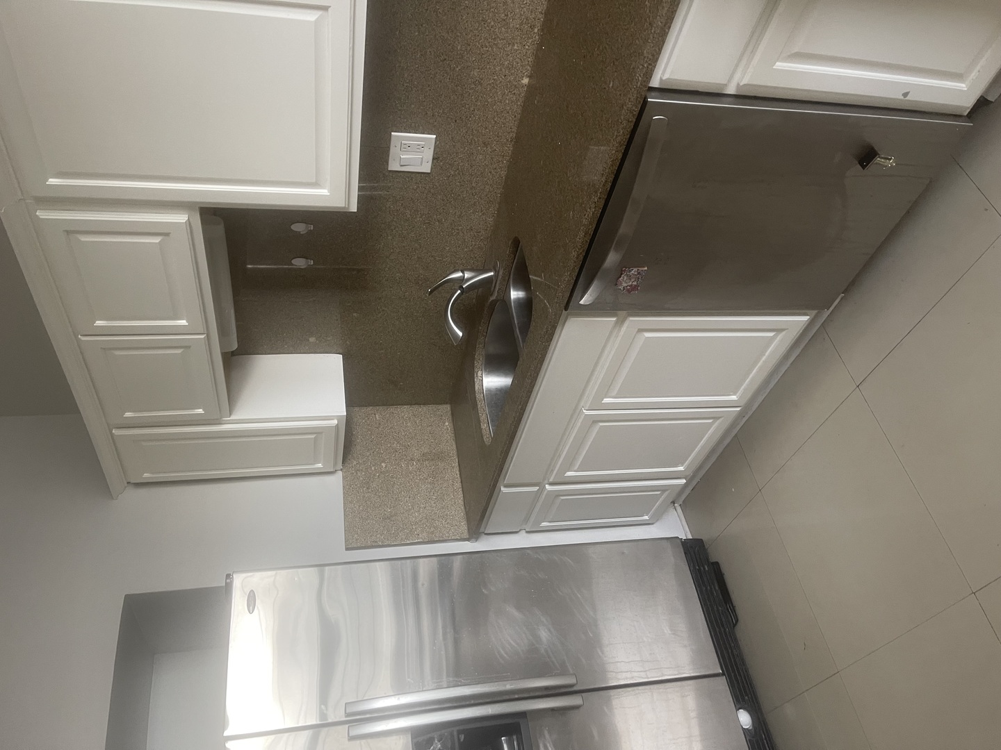 3248 North Clark Street, Unit 3F Chicago, IL 60657 - Photo 4 of 19 a view of entryway