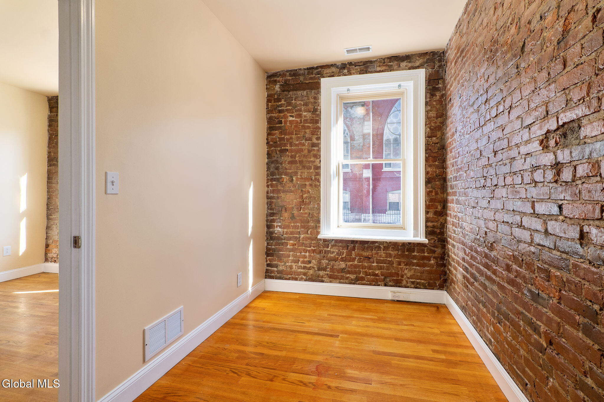 73 Clinton Street Albany, NY 12202 - Photo 8 of 30 9-web-or-mls-73ClintonSt_09