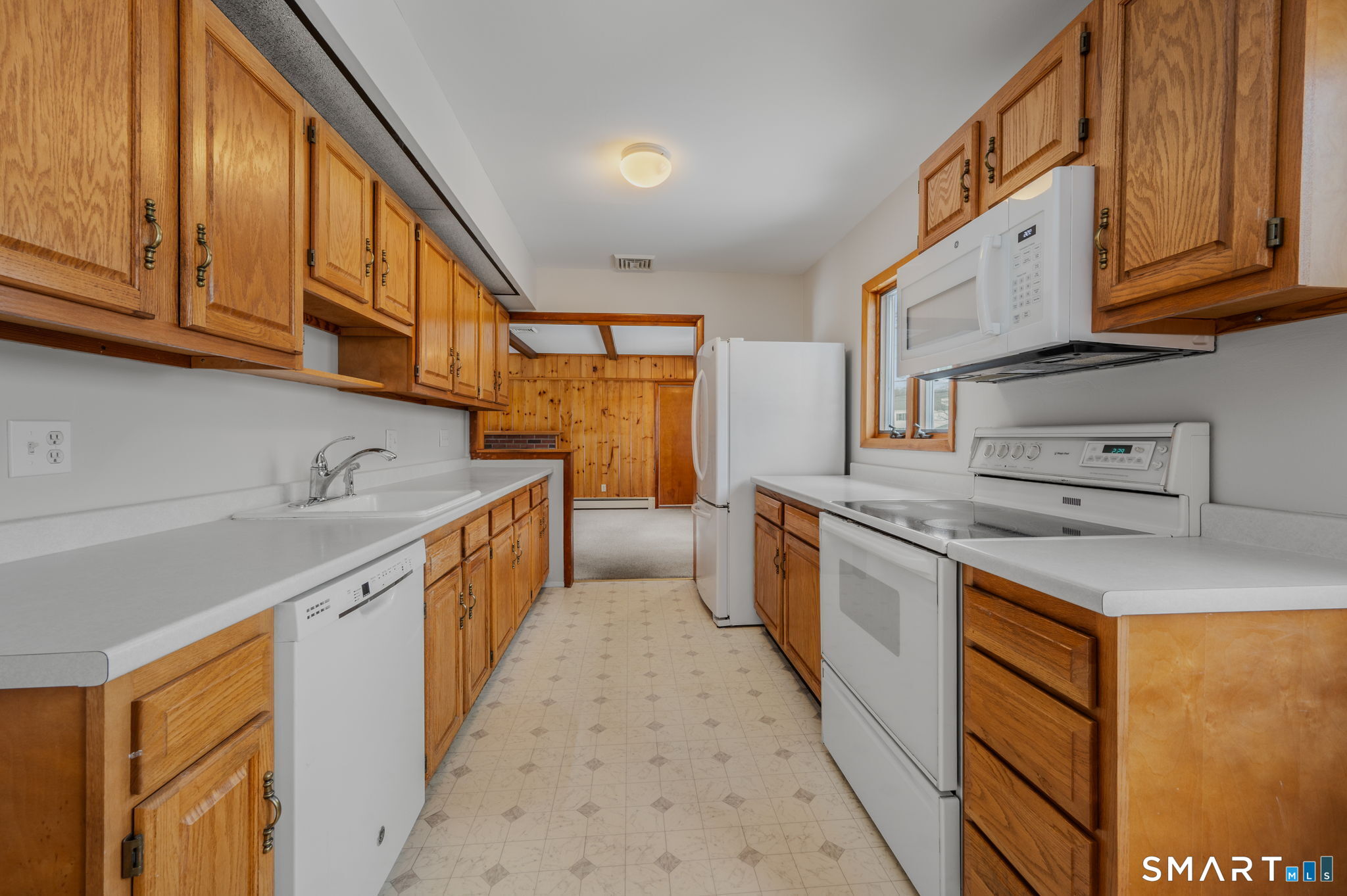 196 Parker Farms Road Wallingford, CT 06492 - Photo 10 of 40