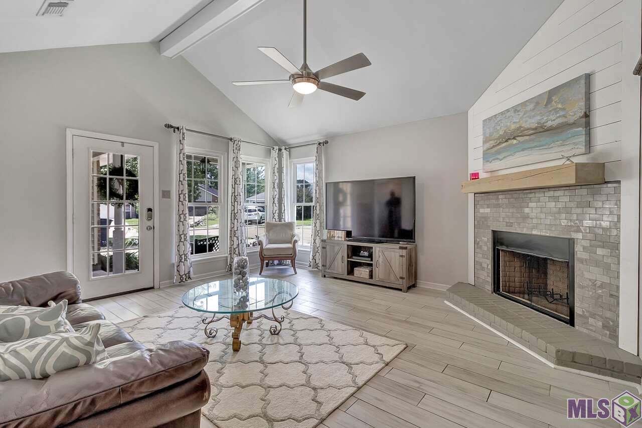 1803 Myrtle Ridge Drive Baton Rouge, LA 70816 - Photo 7 of 16